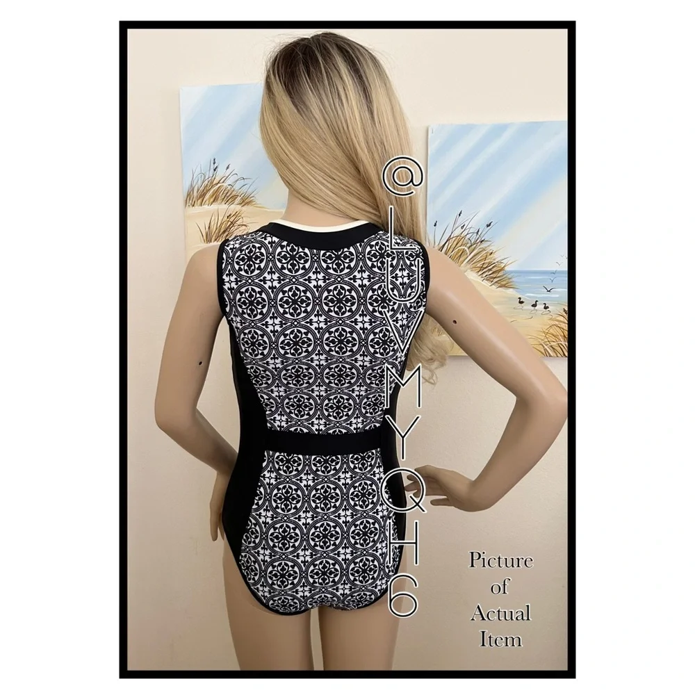 Surfing Rash Guard Swimsuit - Picture 2 of 4